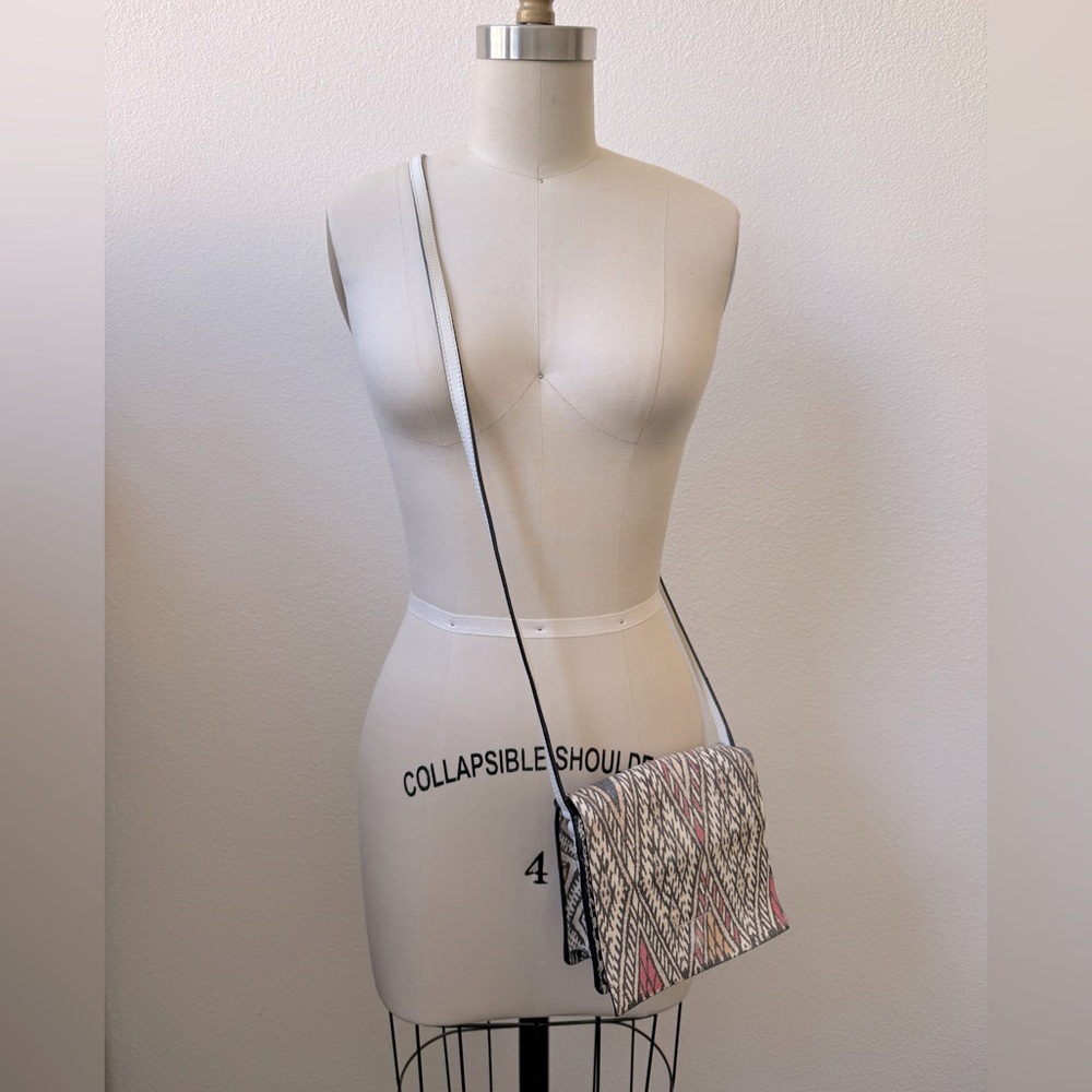 BCBGMAXAZRIA Crossbody bag.